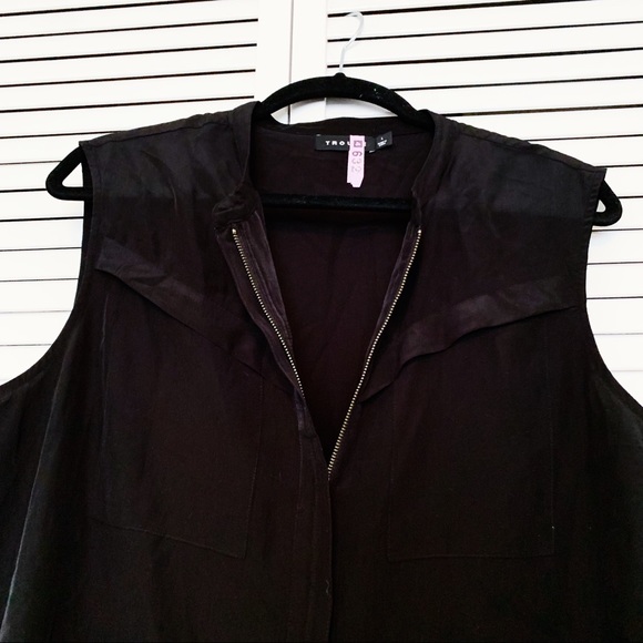 BRAND NEW Trouvé Black Zip Up Tank Blouse (FINAL SALE) - Picture 2 of 5
